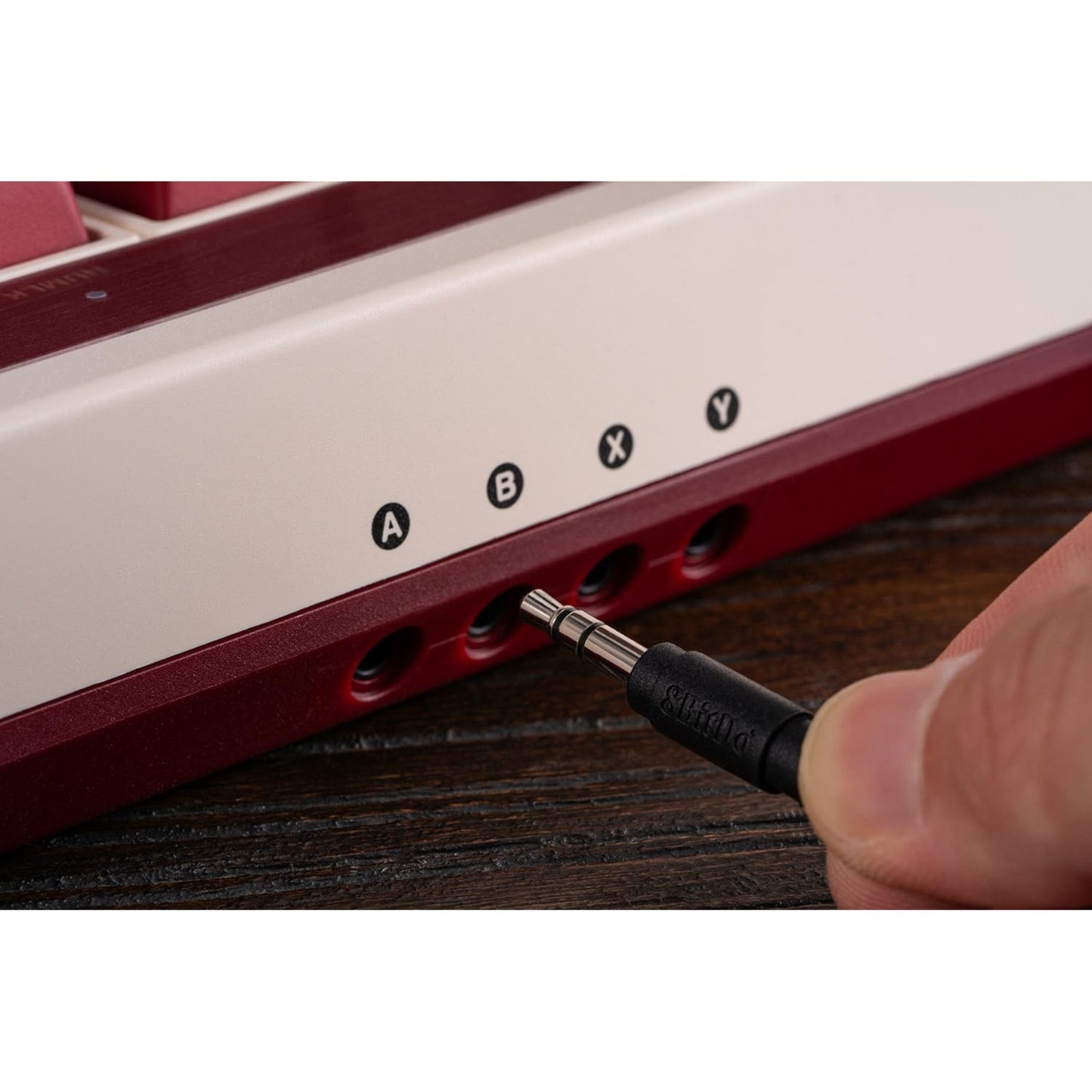 8bitdo retro mechanical keyboard fami edition (beige, us lay-out (qwerty), kailh box white, 100%, bluetooth low energy, wireless 2.4g, usb)