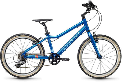 Bicicleta para niños de grado 4 de la academia.