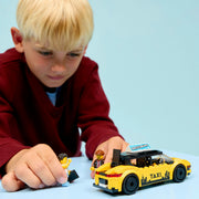 Lego ® city gele taxi - modelautobouwset met 2 minifiguren - klassieke speelgoedtaxi - 60487 - afbeelding 2
