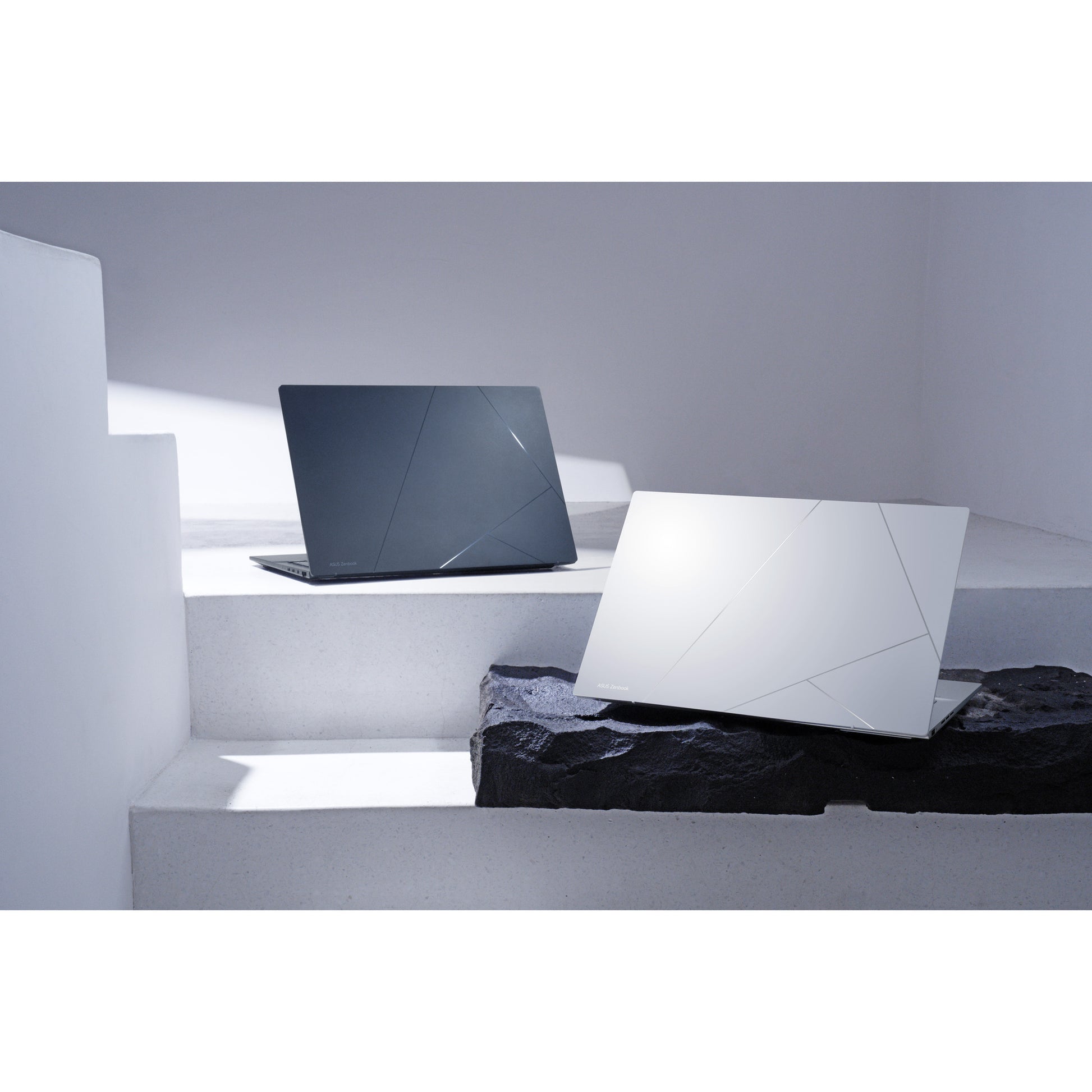 Laptop Asus ZenBook 14 OLED UX3405ca-QD012W 14 (Blu | Core Ultra 7 255h | Arc 140t | 32 GB | SSD da 1 TB)