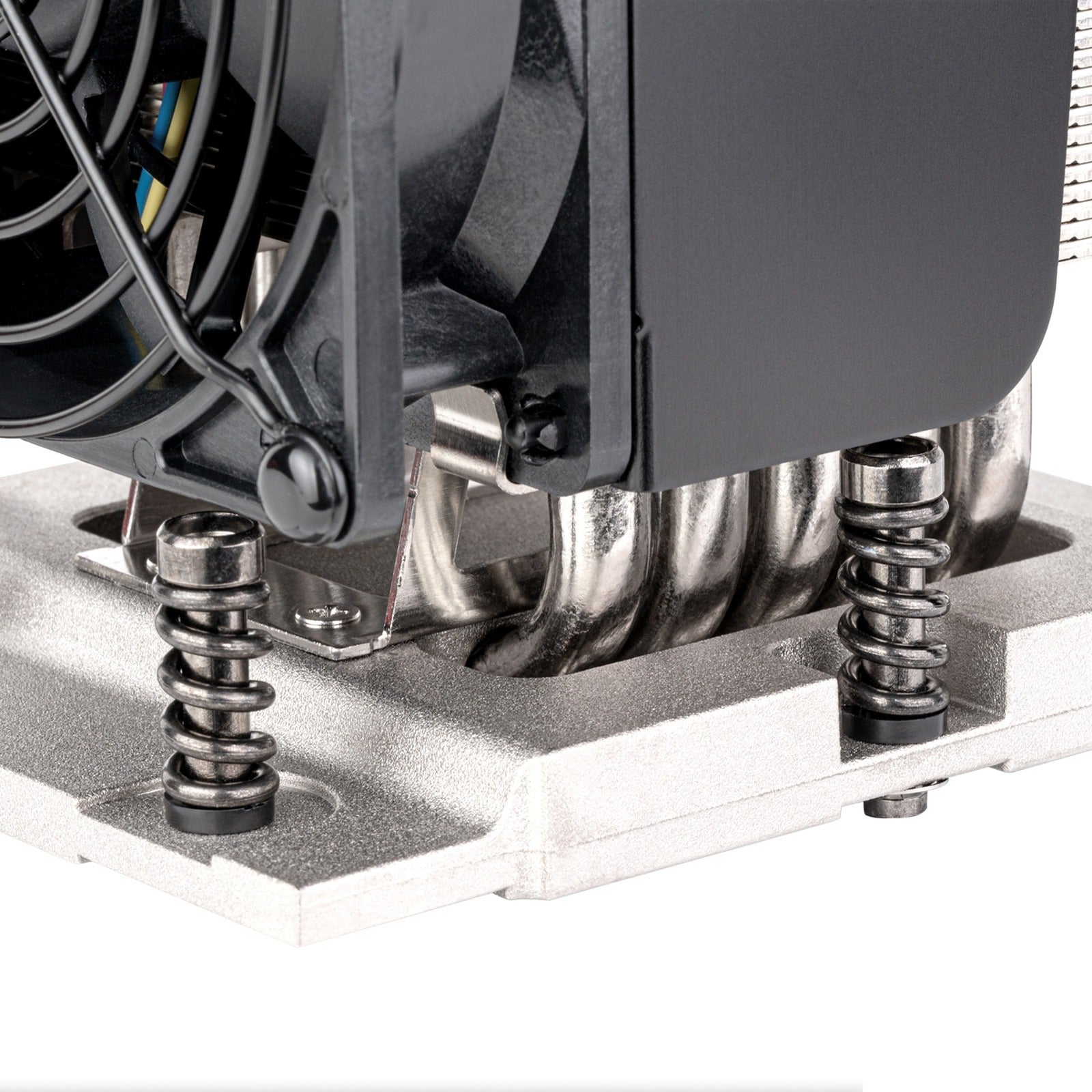 Silverstone sst-xe04-sp5b cpu-koeler (4-pins pwm fan-connector)