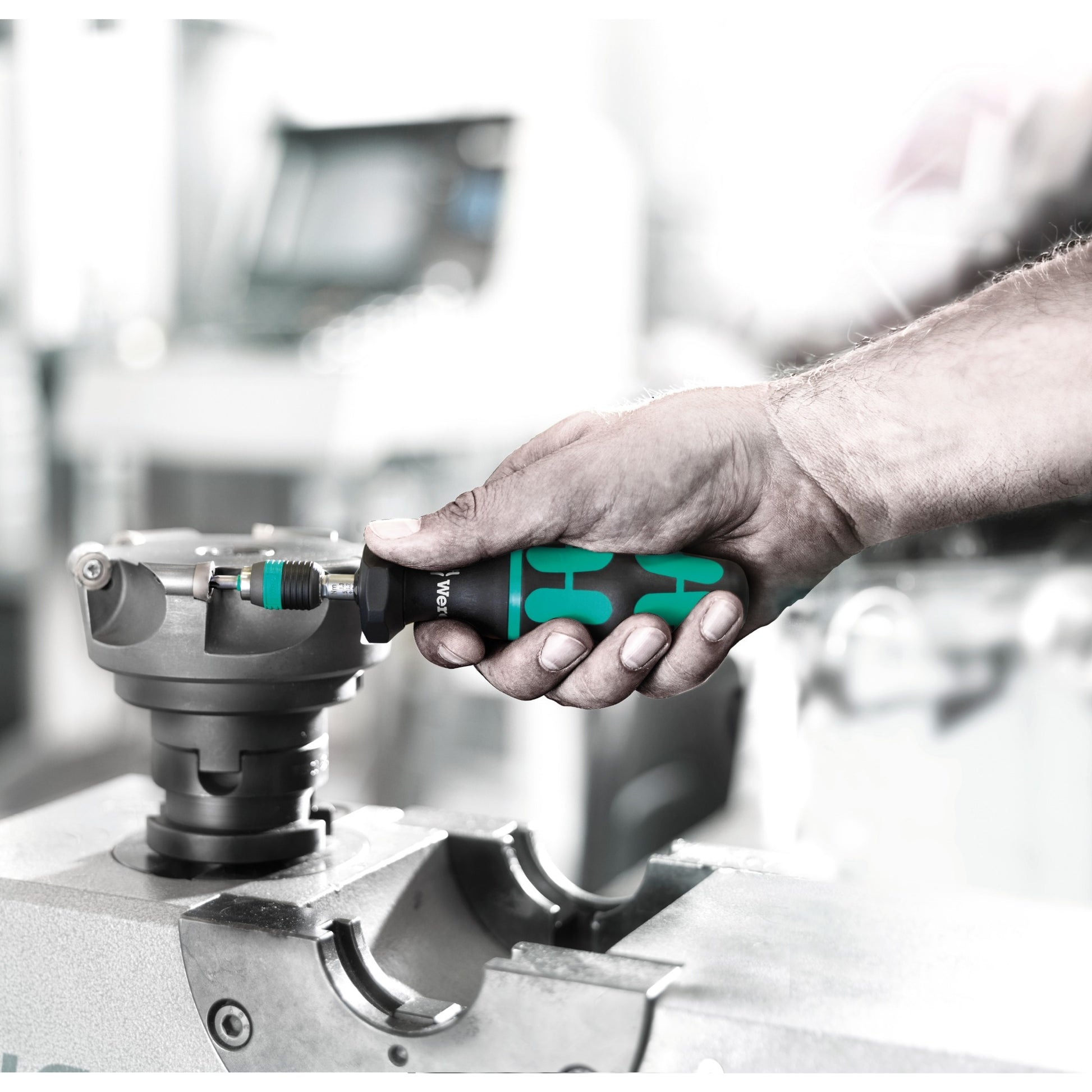 Waa series 7400 Kraftform adjustable Momentrontra
