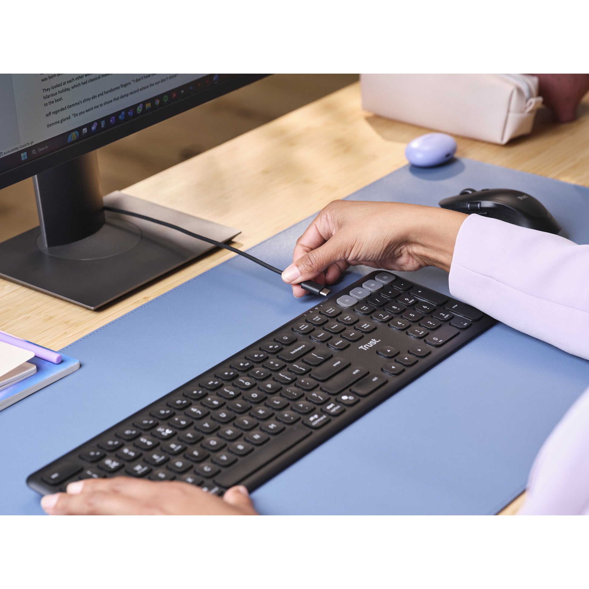 Teclado inalámbrico Trust vaiya (negro, diseño estadounidense, bluetooth 2,4 ghz)