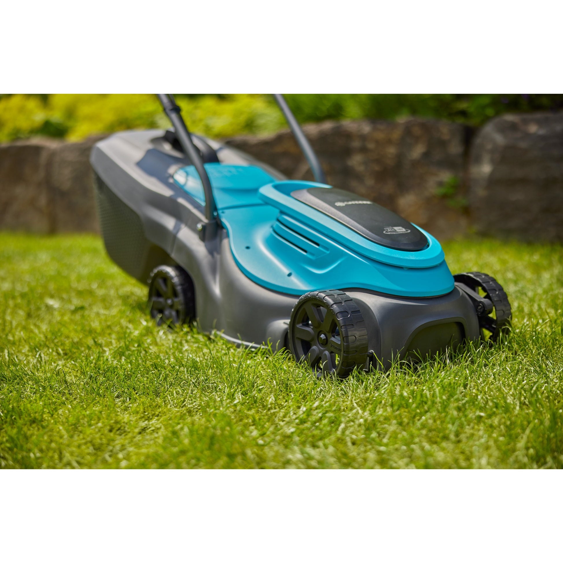 Gardena grasmaaier easymax 32 18v (turquoise grijs, 1x systeemaccu p4a pba 18v 72, 1x snellader p4a al 1830 cv inbegrepen)