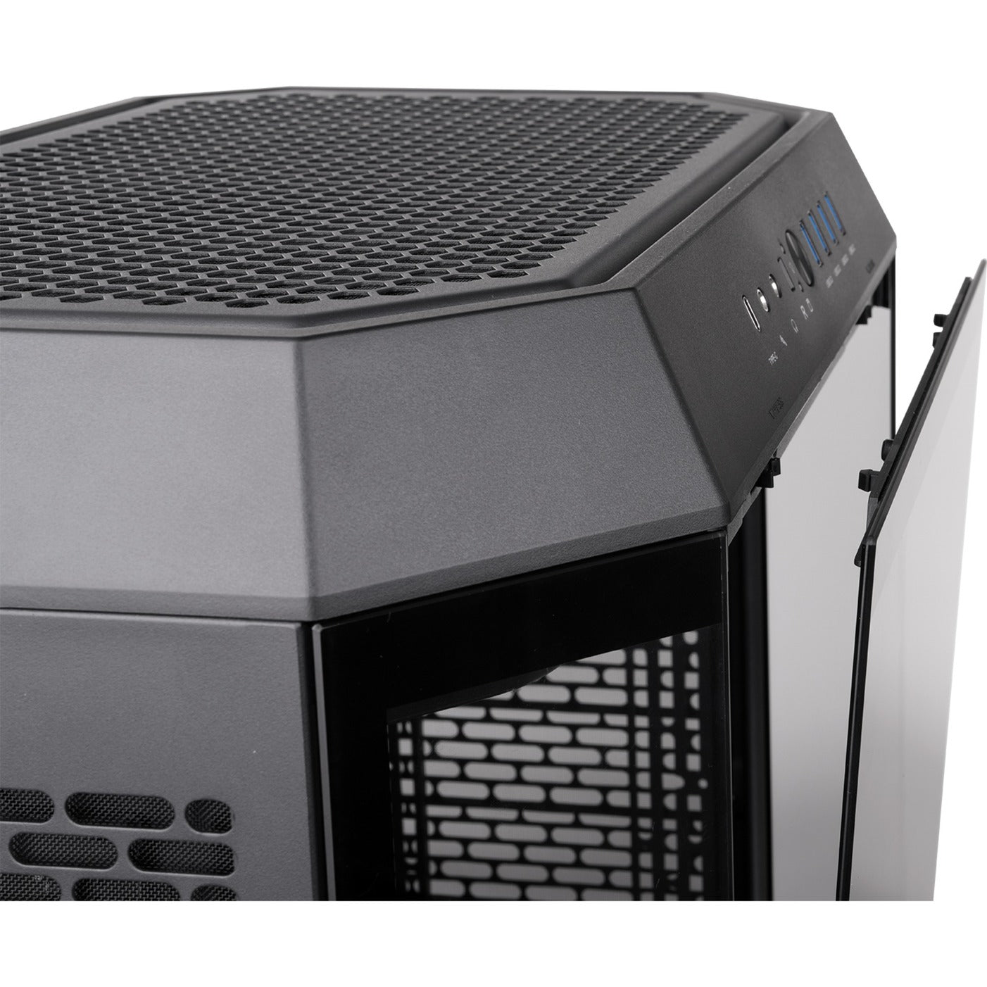 Custodia midi tower Thermaltake the tower 600 (nera | 4x USB-A | 1x USB-C | vetro temperato)