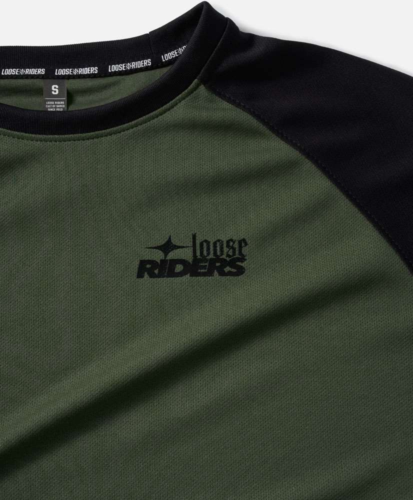 Elementi essenziali per i ciclisti sciolti: maglia a maniche lunghe da mtb