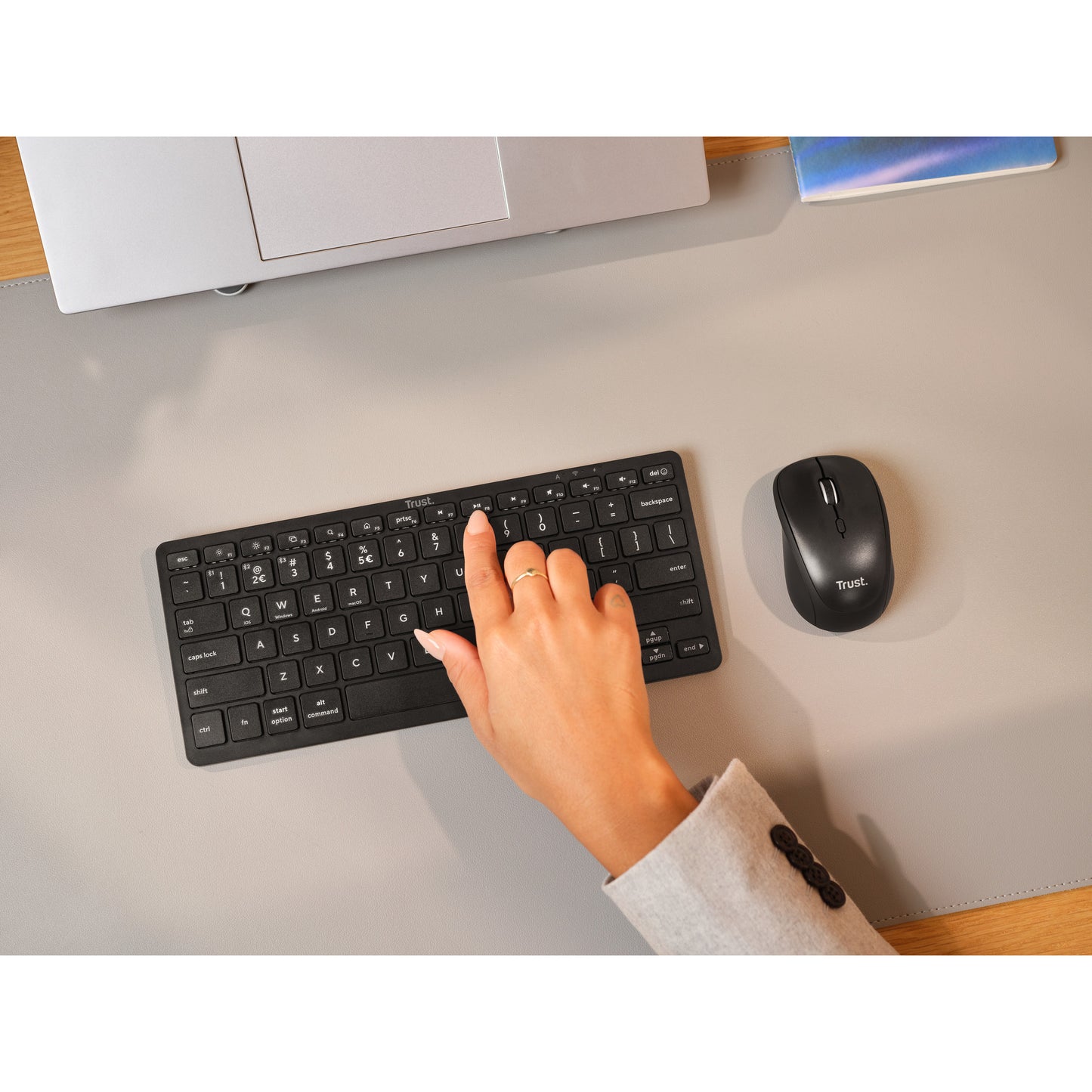Tastiera Bluetooth Trust Nado II (nera, layout USA, interruttori a forbice, Bluetooth)