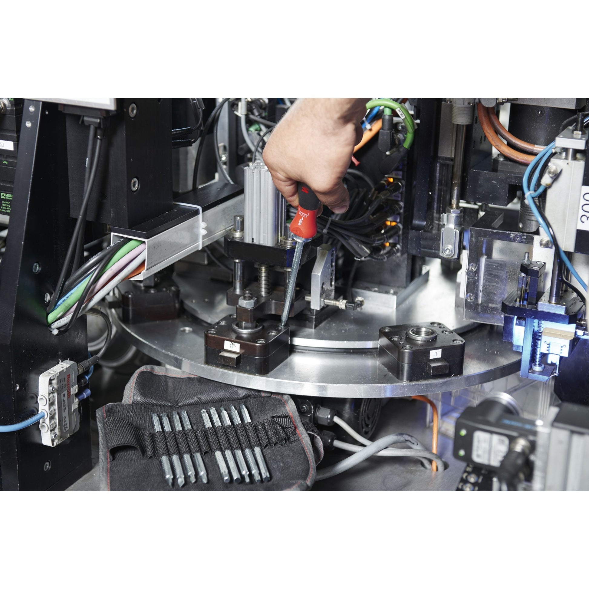 Wiha Screwdriver with System 6 Changes SCHACHSET
