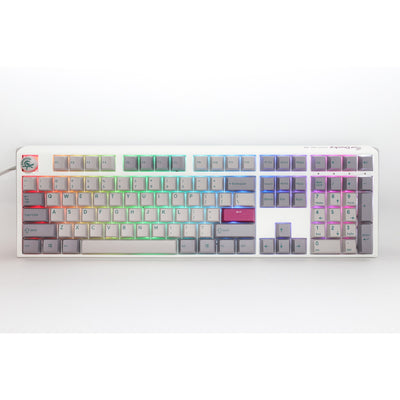 Ducky one 3 grigio nebbia, tastiera (grigio chiaro, layout us, rosso ciliegia mx, led rgb, pbt double-shot, hot-swapable, meccanica quack)