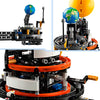 LEGO Technic 42179 Planet Earth y en órbita