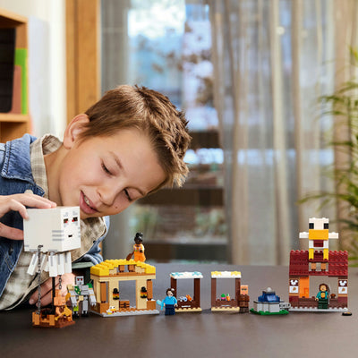 LEGO Minecraft 21273 El ataque Ghast-Ballon en el pueblo