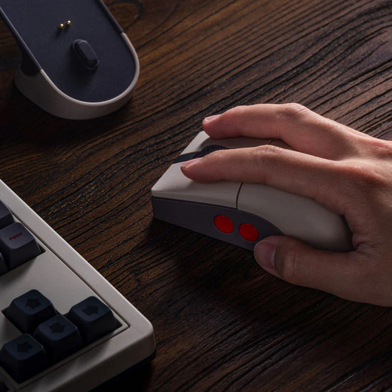 Ratón 8bitdo retro r8 - edición n (gris rojo, 50 - 26000 ppp, Bluetooth USB-C 2,4 GHz)
