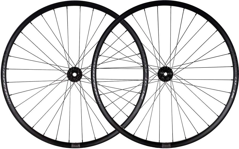 Set di ruote tubeless Reverse Components Black One 29 Boost