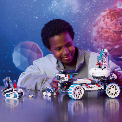 LEGO Technic 42211 Lunar Outpost Maanrover Space Vehicle