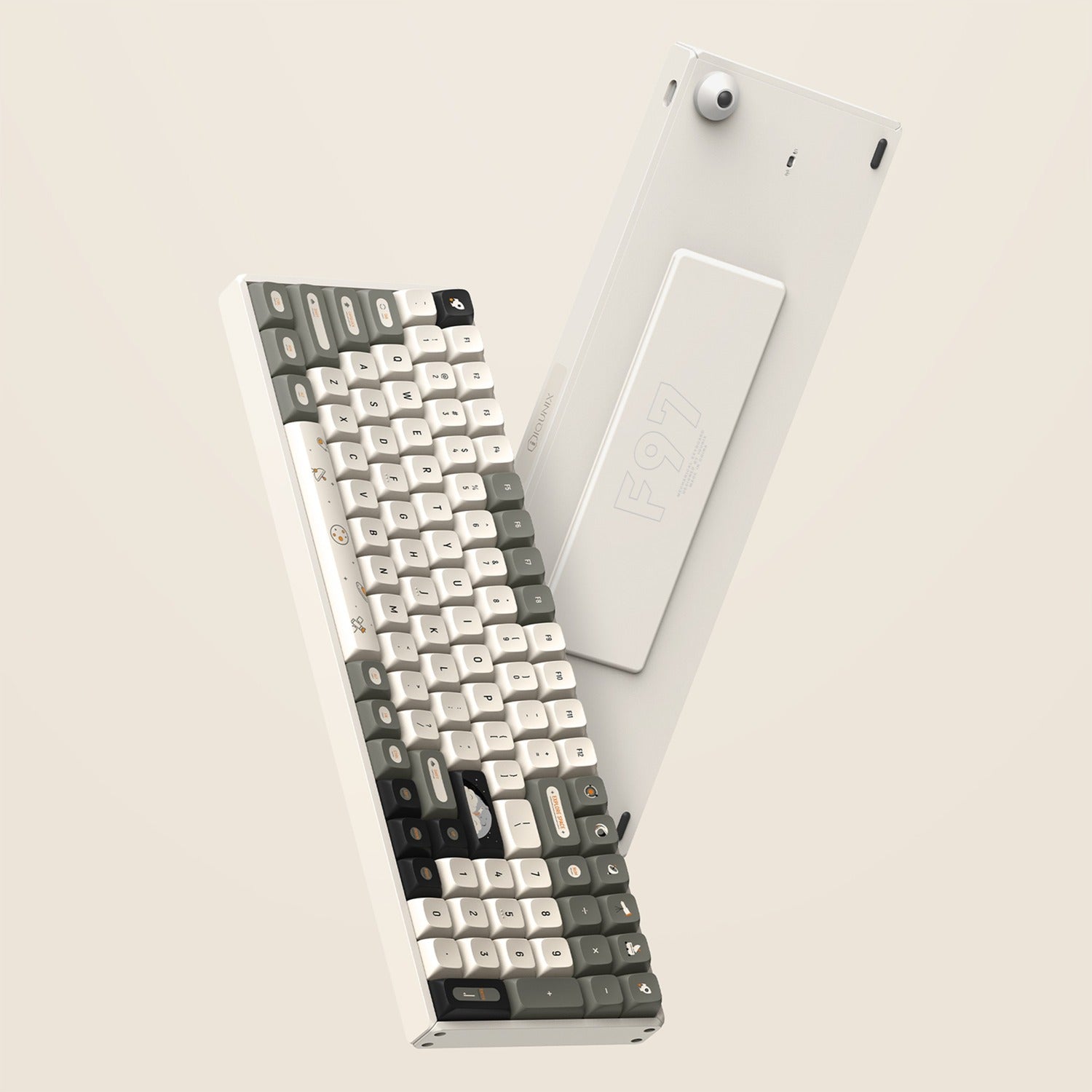 Tastiera meccanica wireless di Iqunix F97 Hitchhiker