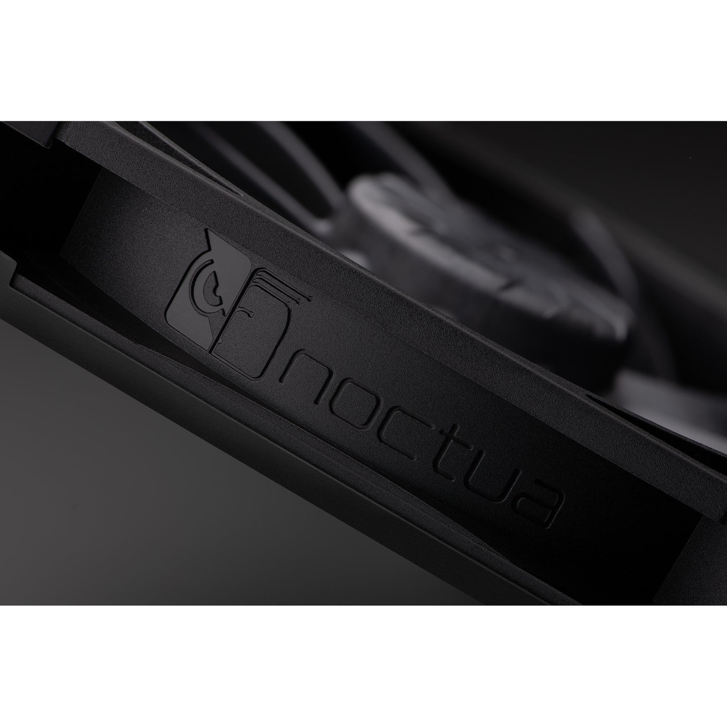 Ventola per case Noctua nf-a14x25 g2 pwm chromax.black (nera, 140 x 140 x 25 mm)