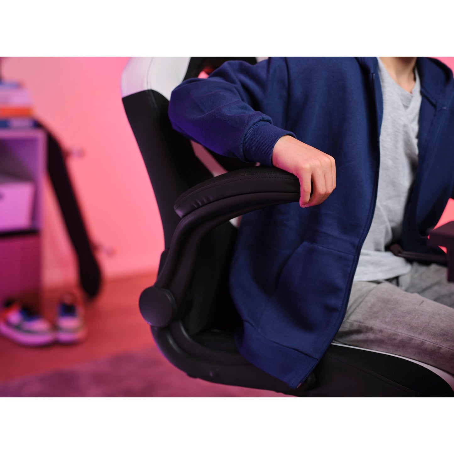 Confiar en la silla de juego GXT 703W RIYE