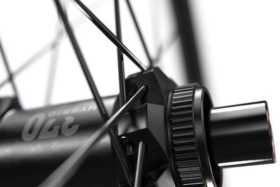 Ruota anteriore Dt swiss hu 1900 spline® 29 25mm cl boost