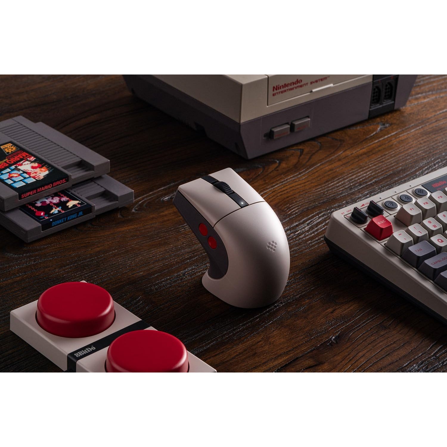Mouse 8bitdo retro r8 - edizione n (grigio rosso, 50 - 26000 dpi, Bluetooth USB-C 2,4 GHz)