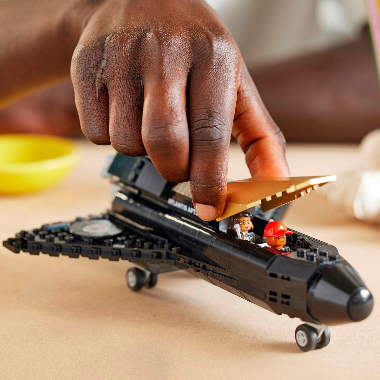 Iconos de Lego: a la luna con juguetes de construcción de pharrell williams (10391)