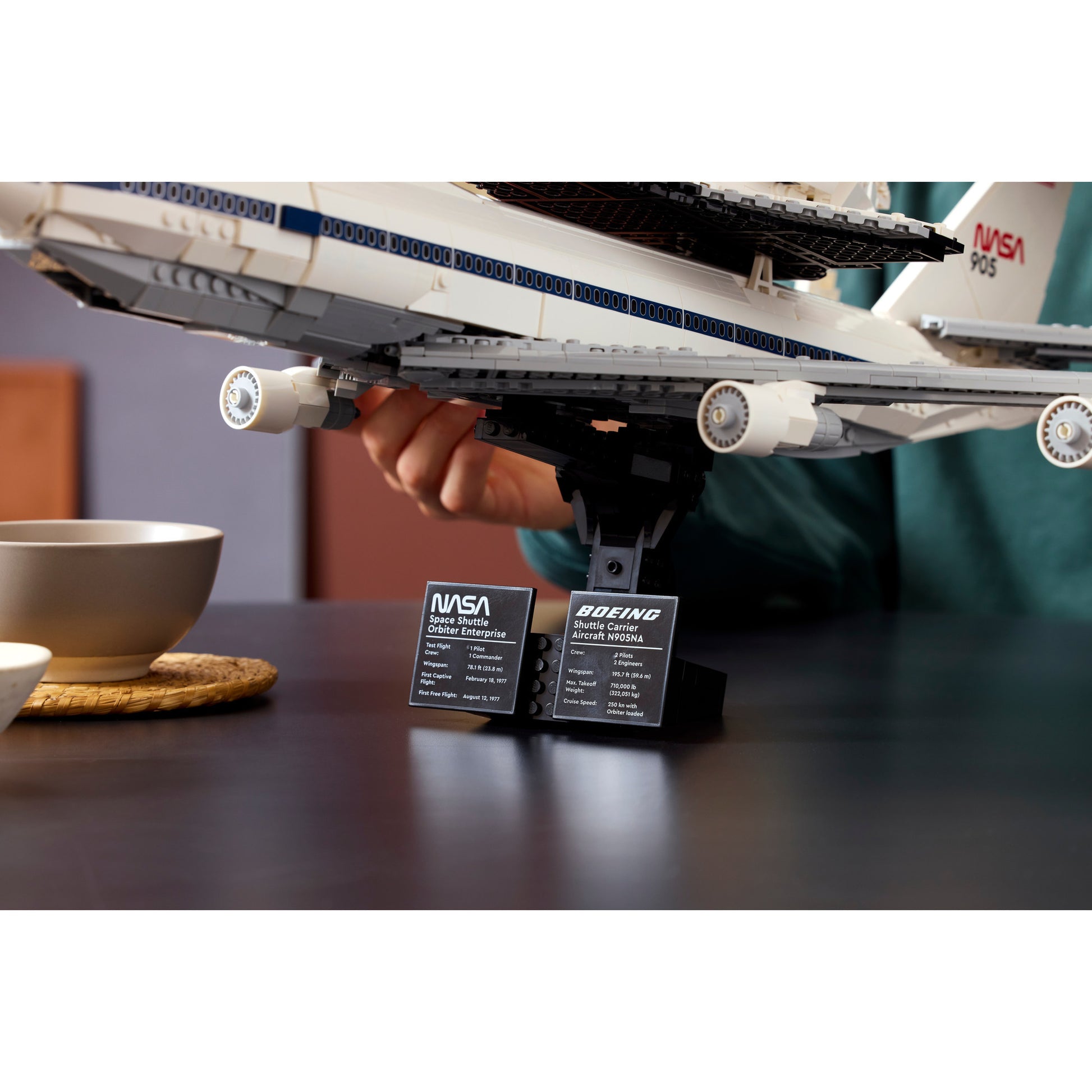 Icone Lego - Giocattolo per la costruzione di aerei da trasporto navetta (10360)