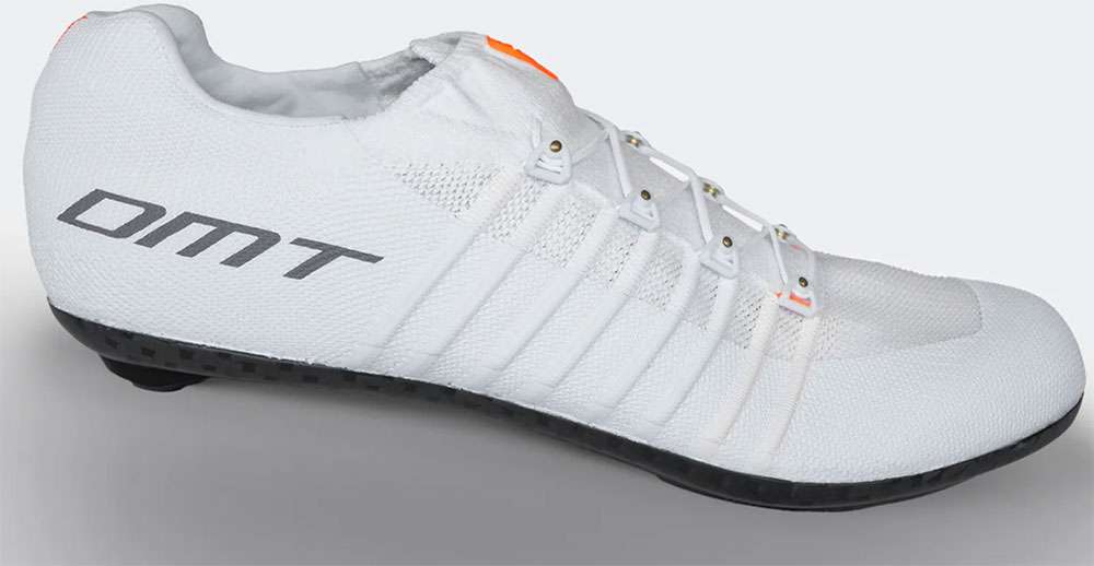Le scarpe da bici da strada super leggere di Dmt Pogi