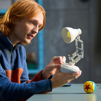 Lego ideas 21357 disney pixar luxo jr.