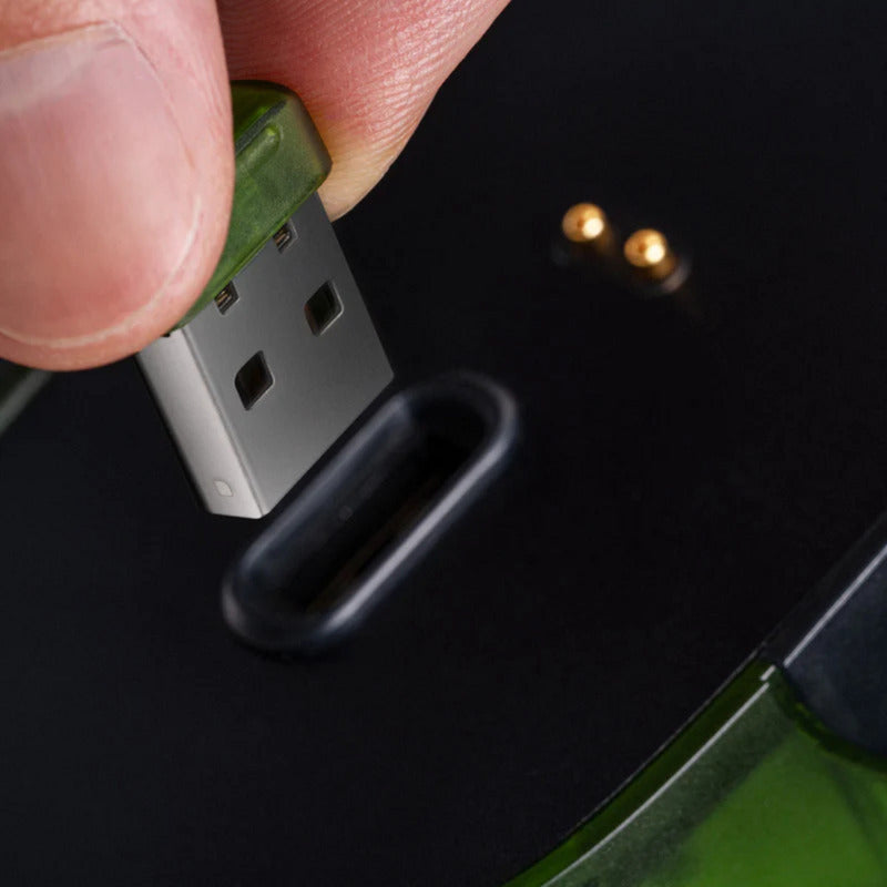 Mouse 8bitdo retro r8 - edizione xbox (verde, 50 - 26000 dpi, Bluetooth USB-C 2,4 GHz)