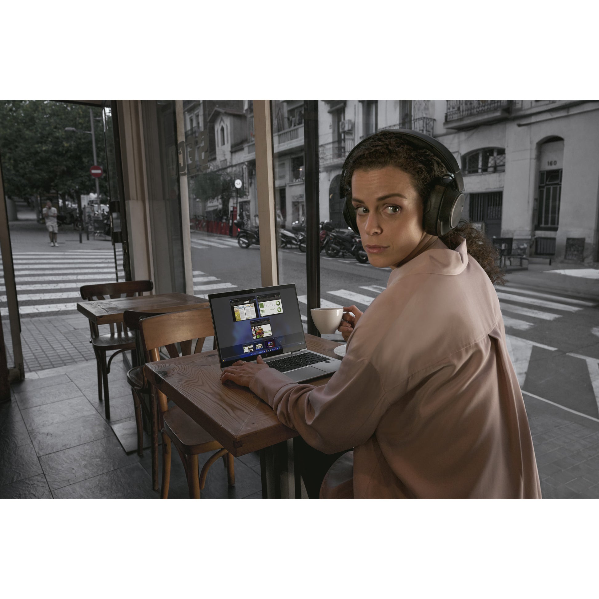 Hp elitebook 8 g1i (ad3t7et) 16 copilot+ laptop (zilver | core ultra 7 258v | intel arc graphics | 32 gb | 1 tb ssd)