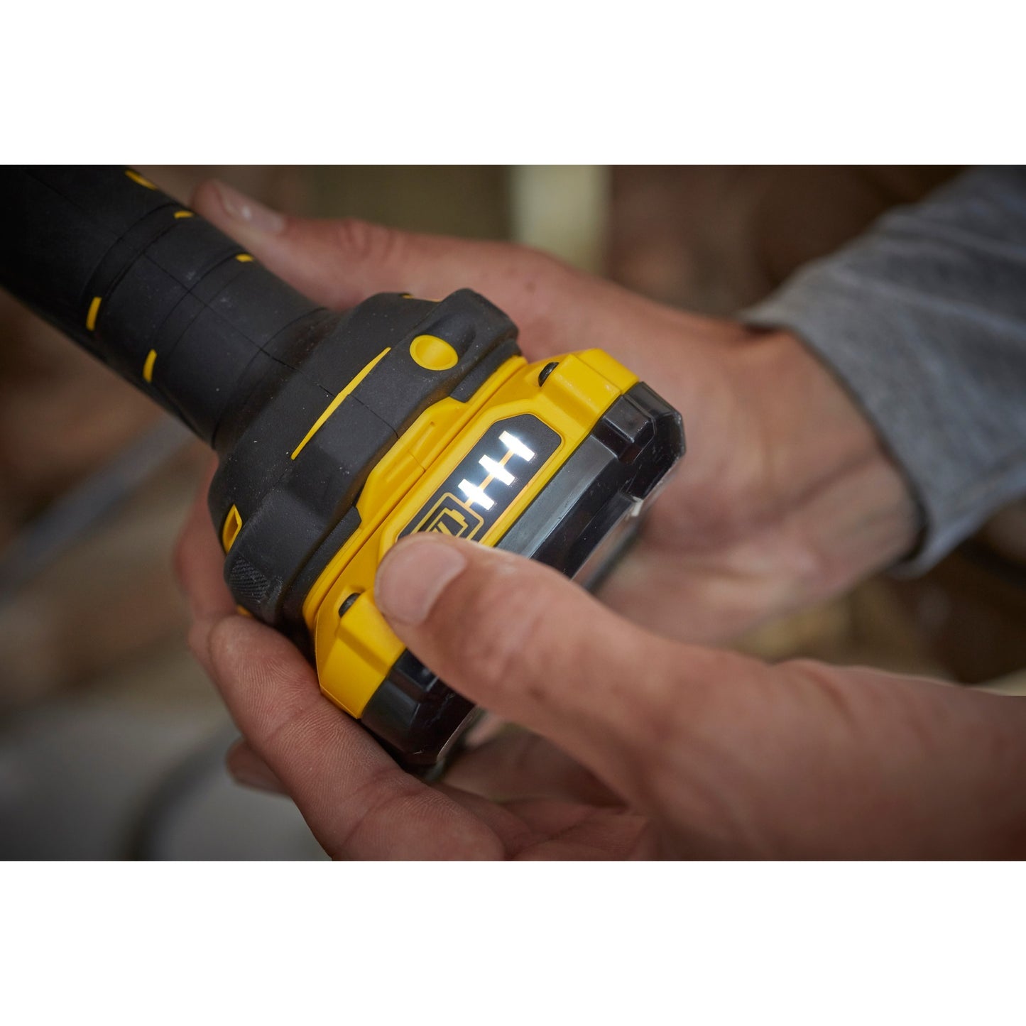 Stanley FATMAX V20 18V Lampada LED con testa orientabile