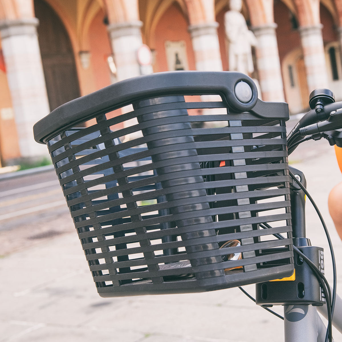 Plaza per cestino per biciclette per e-bike