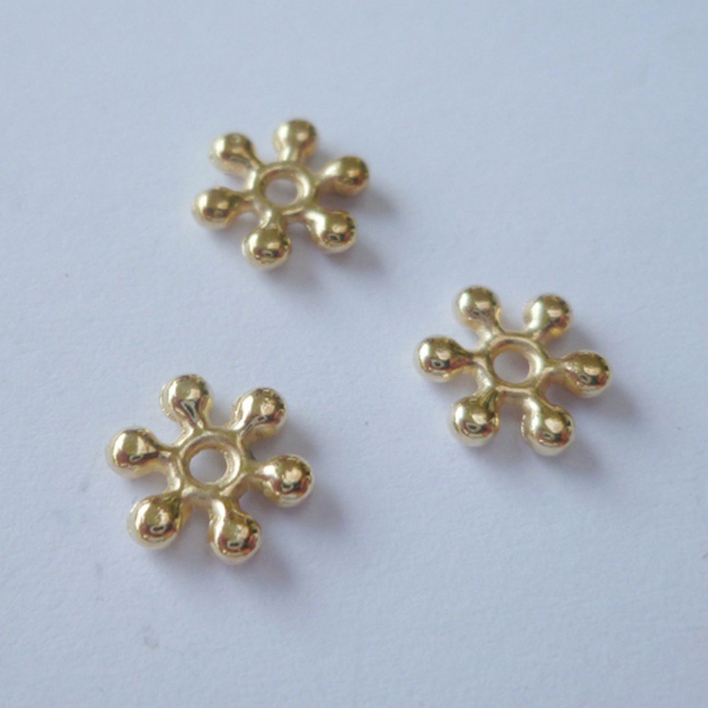 Nellie's choice • floral spacers 20stuks gold nr. 12