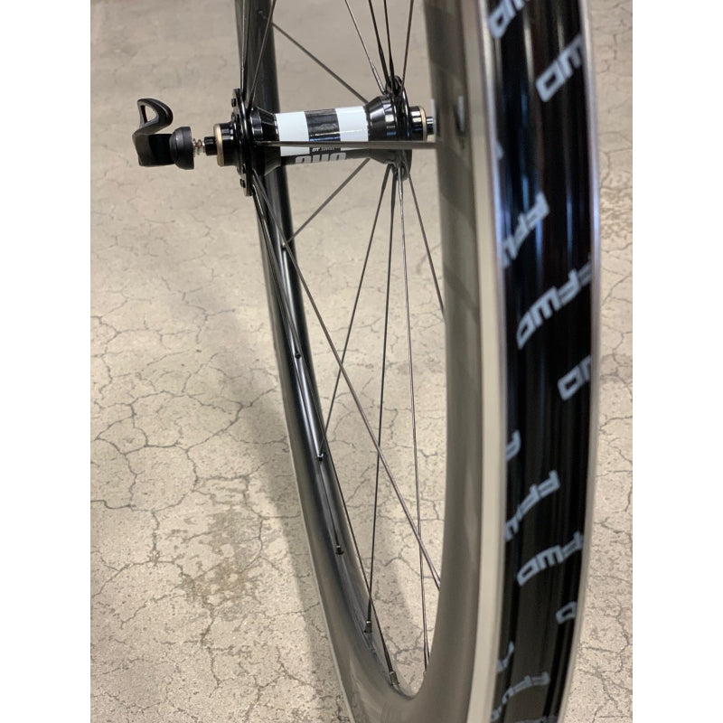 FFWD - F6R Front Clincher 20H DT240 J -bend (tubeless pronto)