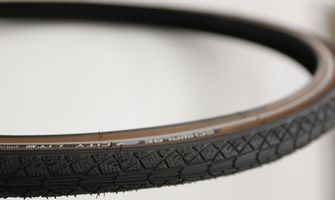 Schwalbe City Lite 28 x 1.40 37-622 mm - marrón negro con reflejo