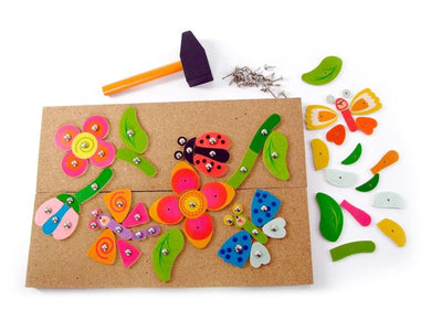 Prado de flores con grifo de martillo de Hess