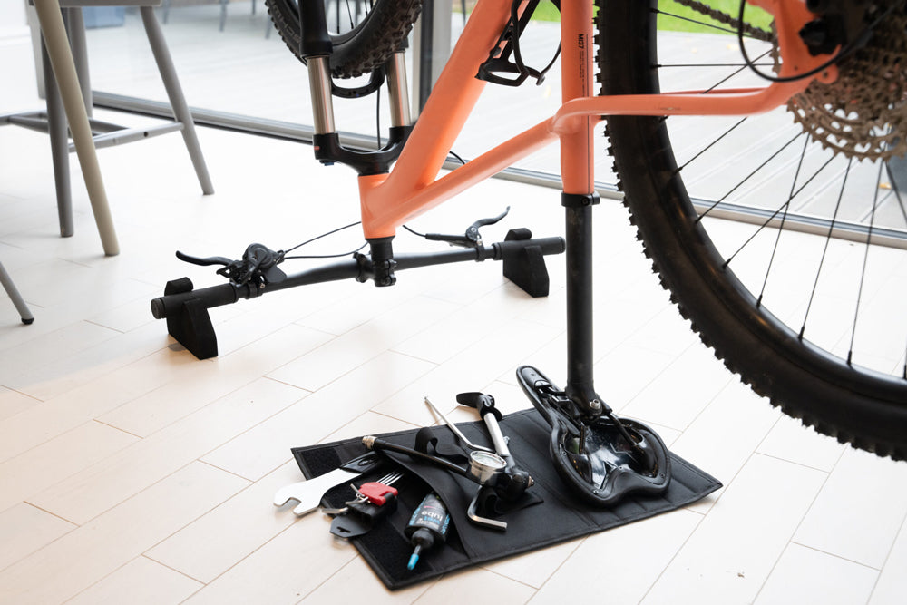 Hiplok flip stand - mini soporte para bicicletas con base