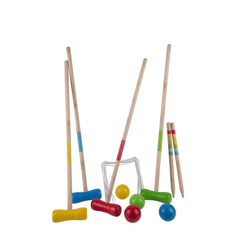 Croquet di legno impostato per 4 giocatori