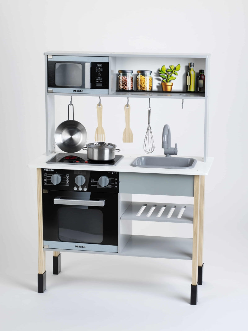 Pequeña cocina de juguete de madera Miele