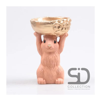 Season inspired decoration statue of squirrel with box 11x9.5x18cm beige