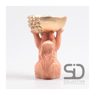 Season inspired decoration statue of squirrel with box 11x9.5x18cm beige
