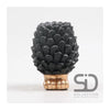 Jarrón con forma de piña y decoración inspirada en la temporada con pie 9x9x12cm negro