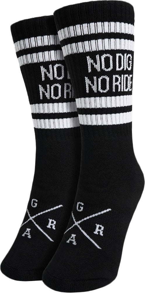 I ciclisti sciolti non scavano, non cavalcano: calzini