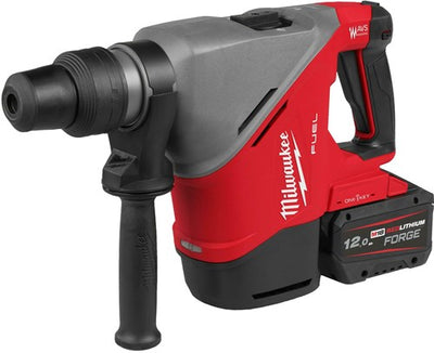 Martello combinato batteria Milwaukee m18 fhaco540-122c | una chiave | 40 mm | sds-max | incluse 2 batterie m18 fb12 e caricabatterie m12-18fc | nella custodia da trasporto - 4933493138