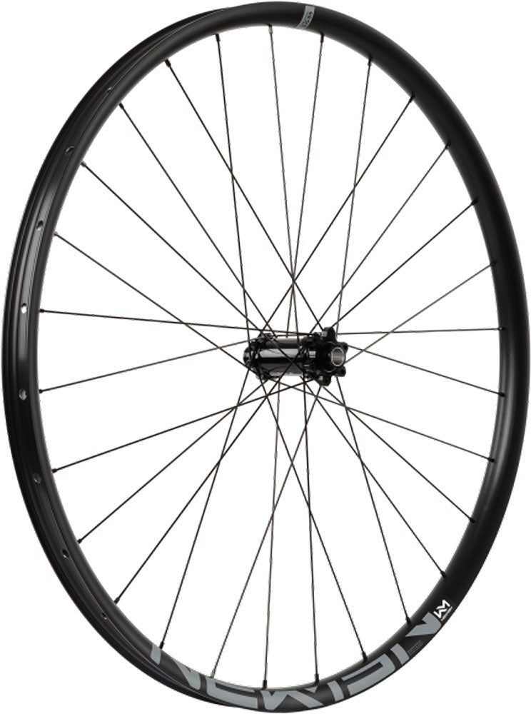 Newmen Evolution, por ejemplo, 35, 27,5 velocidades, rueda delantera de 6 tornillos.