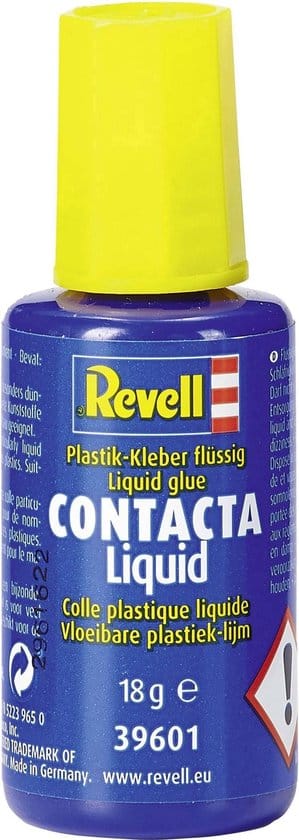 Incolla con un pennello per la costruzione di modelli