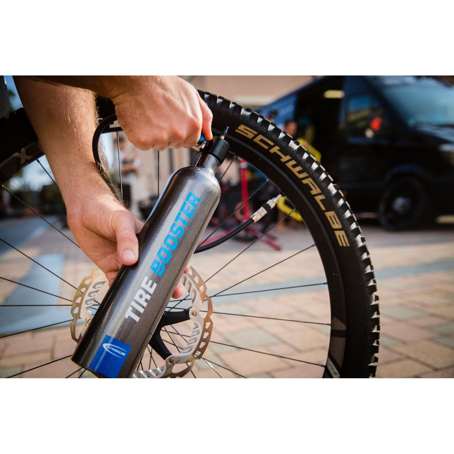 Schwalbe tire booster luchtpomp tubeless incl montage riem 6080.01