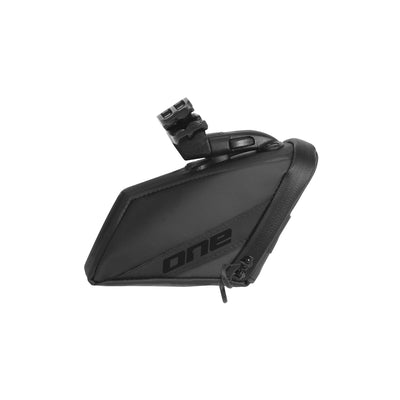 ONE One zadeltas 50 M (500ml) met quickrelease zwart