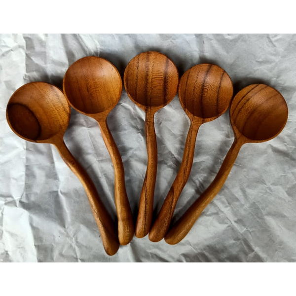 Papoose juguetes cucharas de teca 6pc